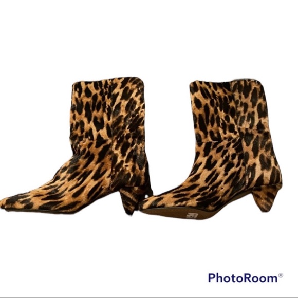 Vince Camuto Rastal 3 leopard print boots - new with tags - Picture 5 of 9